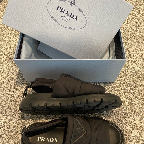 AUTHENTIC PRADA SANDALS WITH ADJUSTABLE BACK, SIZE 39, EXCELLENT CONDITION, BLK - Picture 2 of 6